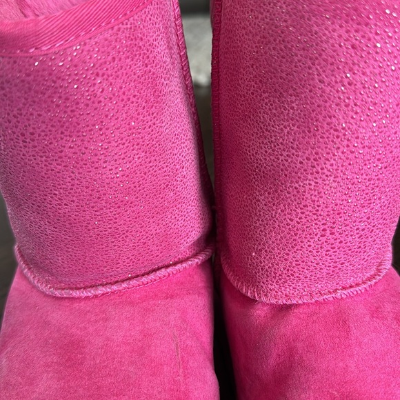 Hot pink size 5 UGGs, EUC! - Picture 9 of 9